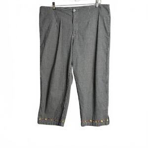 Xl  A.M.I  Women's Black and White Gingham Cropped Pants with Fruit Embroidery